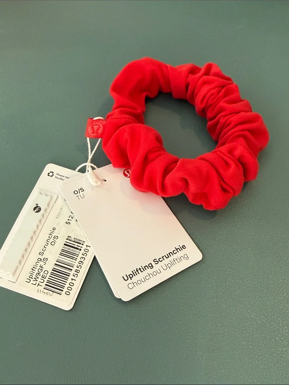 Lululemon Uplifting Scrunchie TRUE Red ❤️ NWT‎